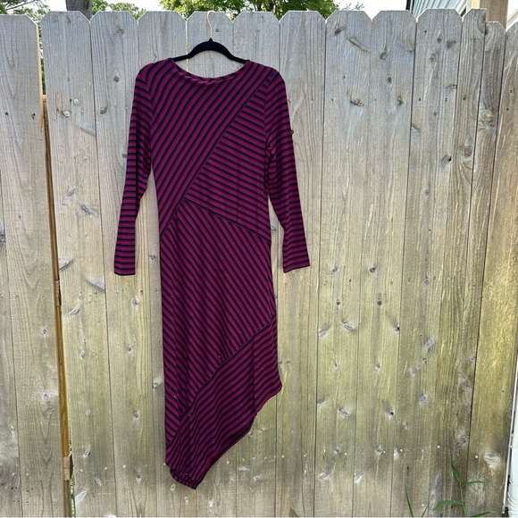 Chico’s Striped Asymmetrical-Hem Maxi Dress Size 4/6 NWT small - Picture 5 of 8